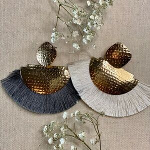 Gold accent drop ivory fringe earrings